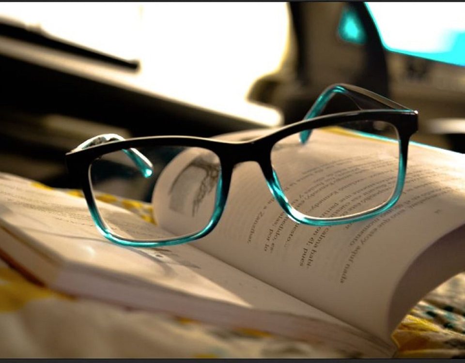 Can reading glasses help you with headaches?